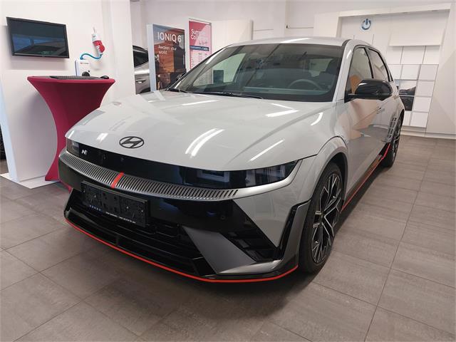 Hyundai Ioniq - � 63980