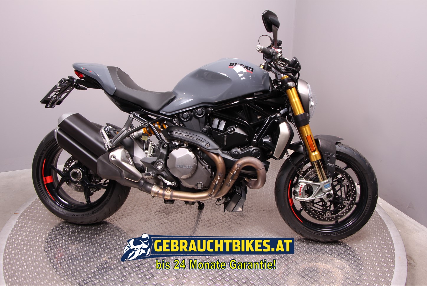 Ducati   Monster 1200 S ABS - � 14790